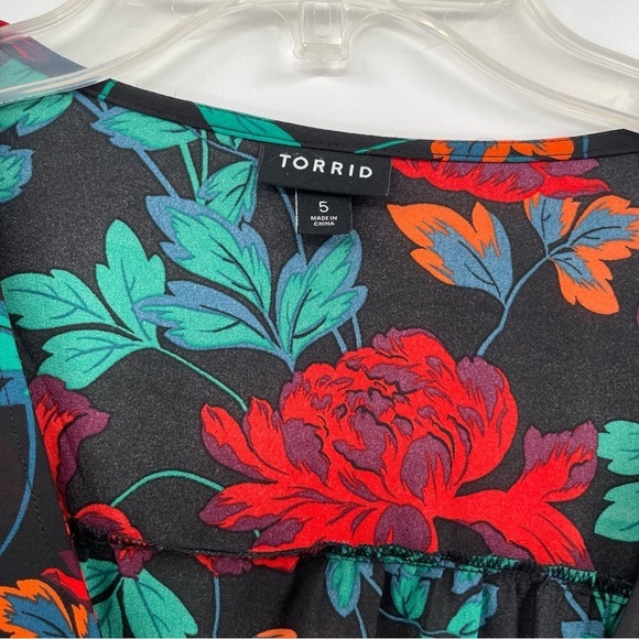 Torrid Womens Floral Button Front Blouse Size 5x Georgette V Neck Pintucked - Picture 8 of 14